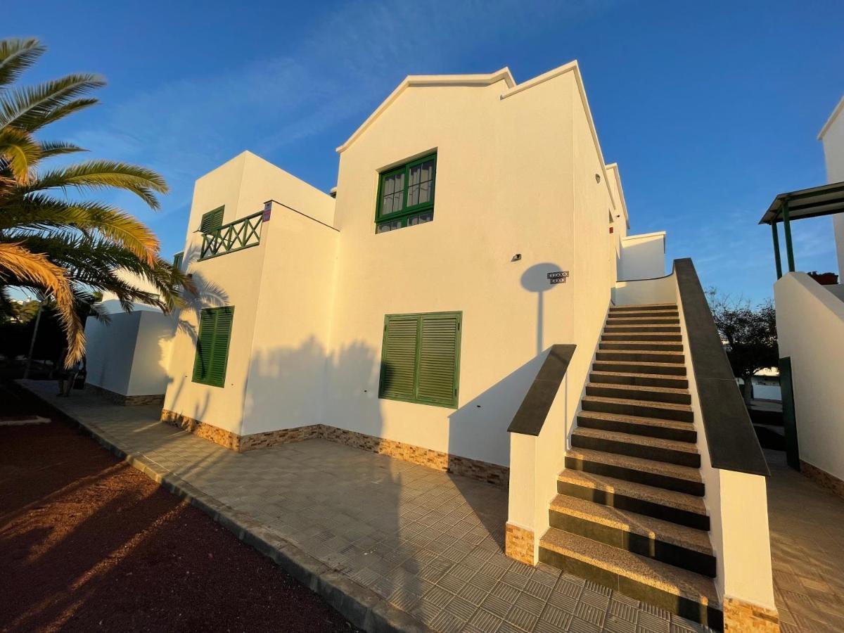 Izaro Apartamento Atico De Lujo Cerca De Playa Dorada Playa Blanca  Ngoại thất bức ảnh