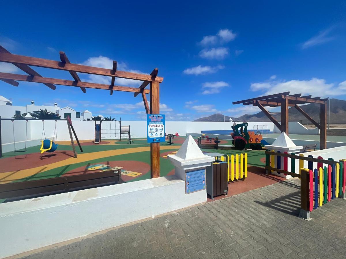 Izaro Apartamento Atico De Lujo Cerca De Playa Dorada Playa Blanca  Ngoại thất bức ảnh