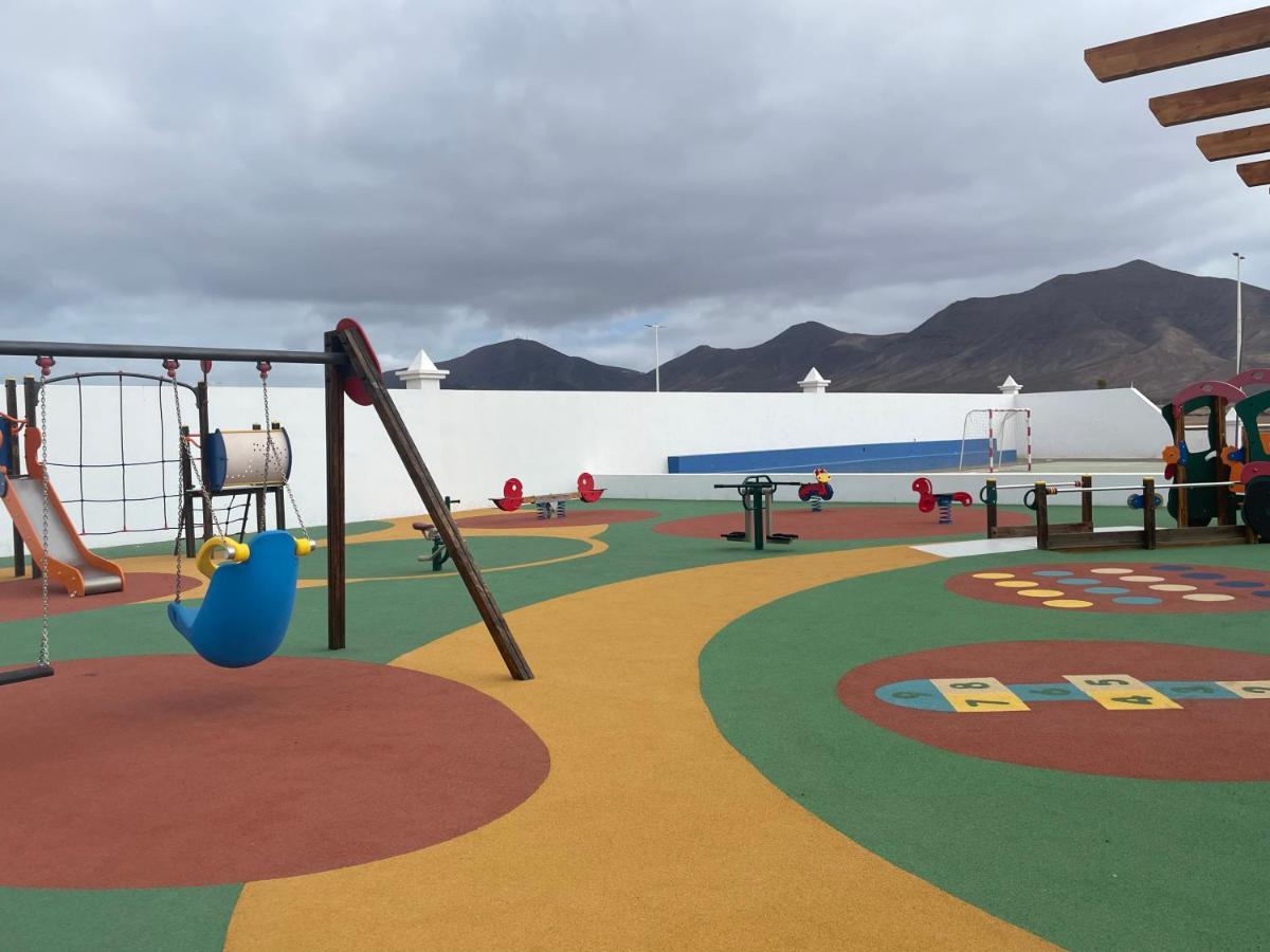 Izaro Apartamento Atico De Lujo Cerca De Playa Dorada Playa Blanca  Ngoại thất bức ảnh