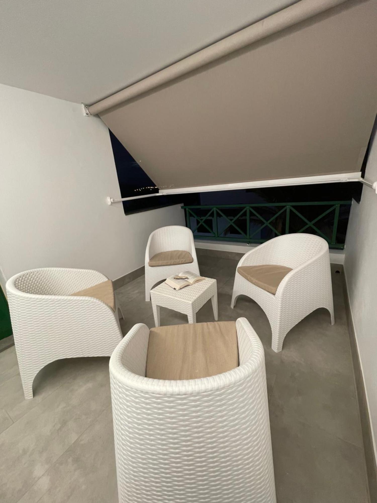 Izaro Apartamento Atico De Lujo Cerca De Playa Dorada Playa Blanca  Ngoại thất bức ảnh